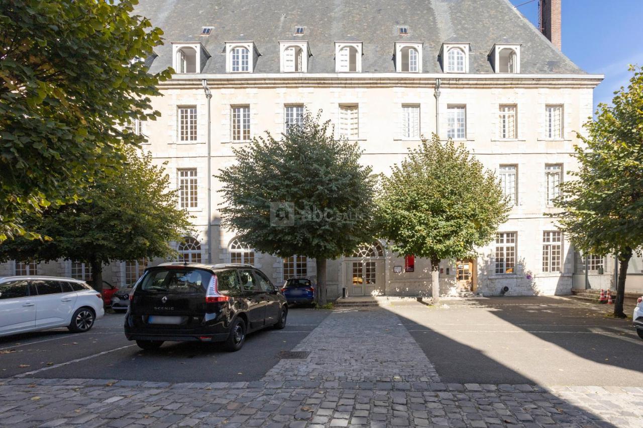 Hotellerie Saint Yves ชาร์ตร ภายนอก รูปภาพ