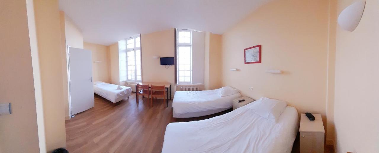 Hotellerie Saint Yves ชาร์ตร ภายนอก รูปภาพ